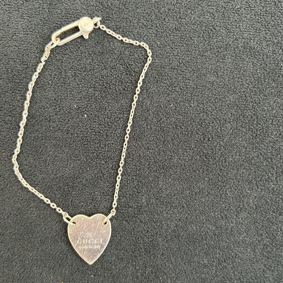 Gucci Trademark Heart Bracelet - Picture 2 of 4